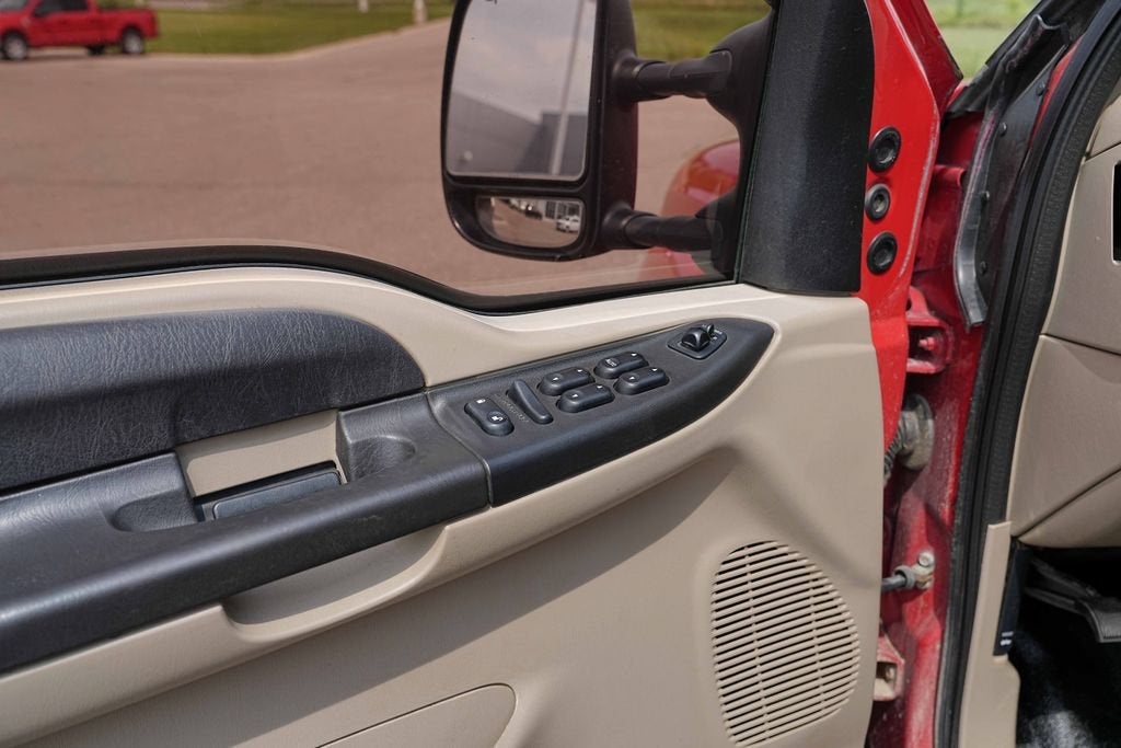 2005 Ford Super Duty F-350 SRW XL