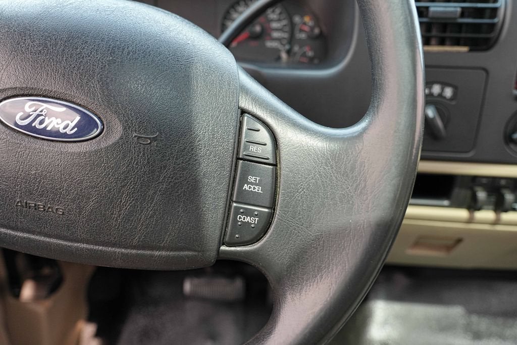 2005 Ford Super Duty F-350 SRW XL