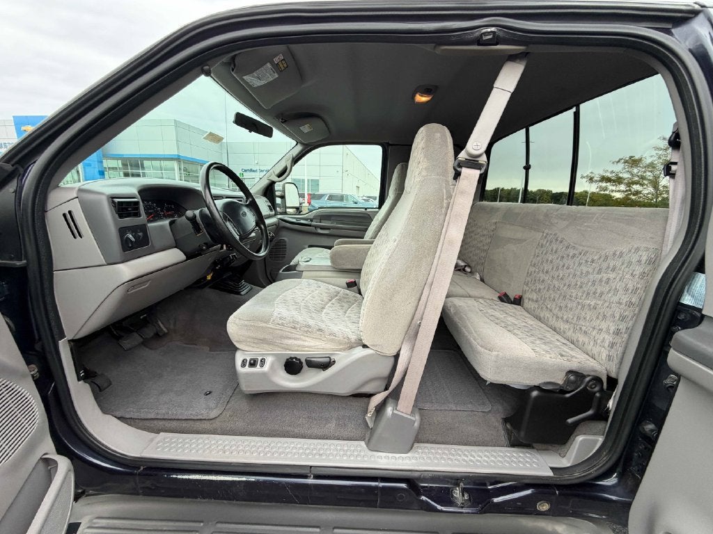 2000 Ford Super Duty F-350 DRW XLT
