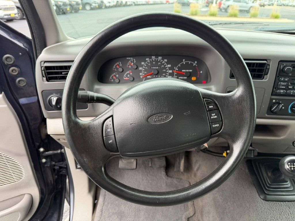 2000 Ford Super Duty F-350 DRW XLT