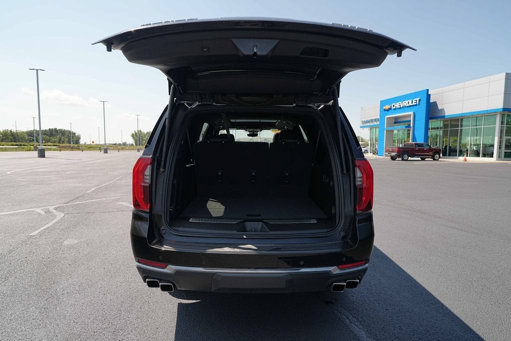 2025 GMC Yukon XL AT4