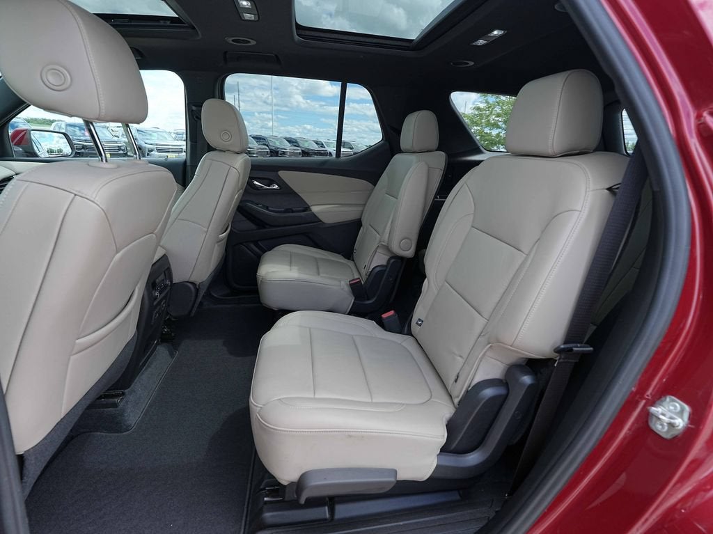 2022 Chevrolet Traverse LT Leather