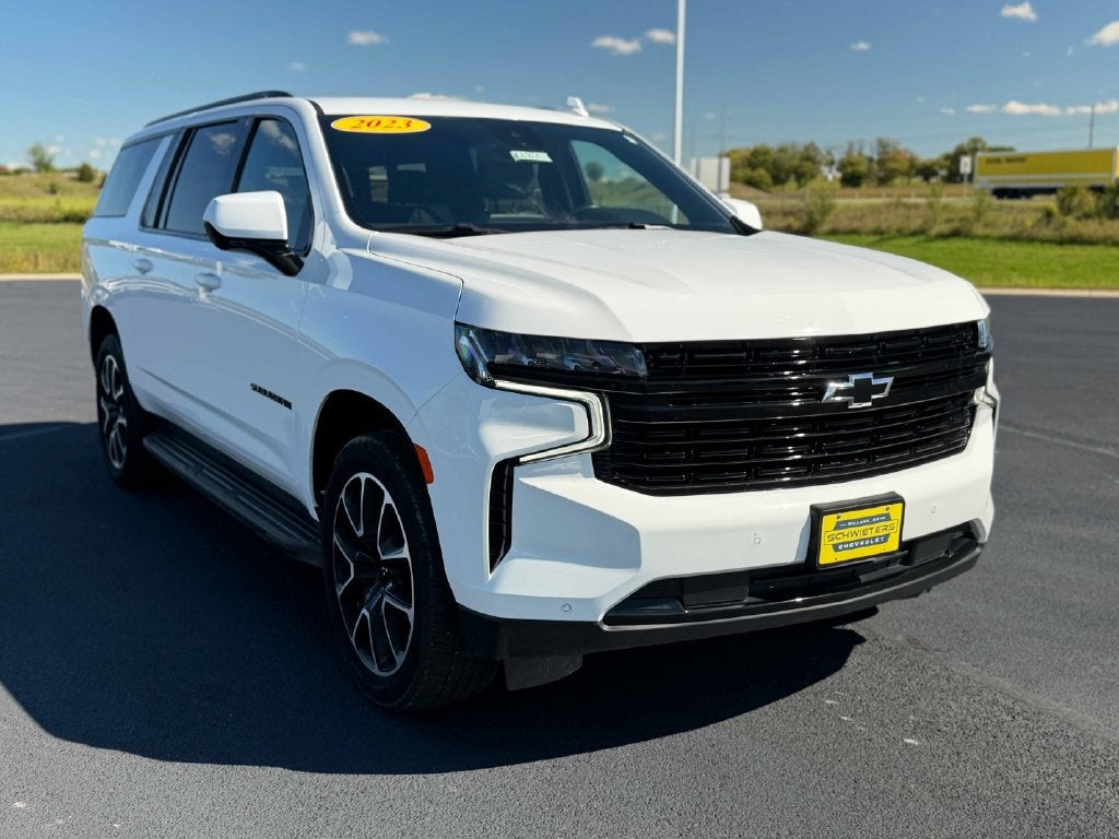2023 Chevrolet Suburban RST