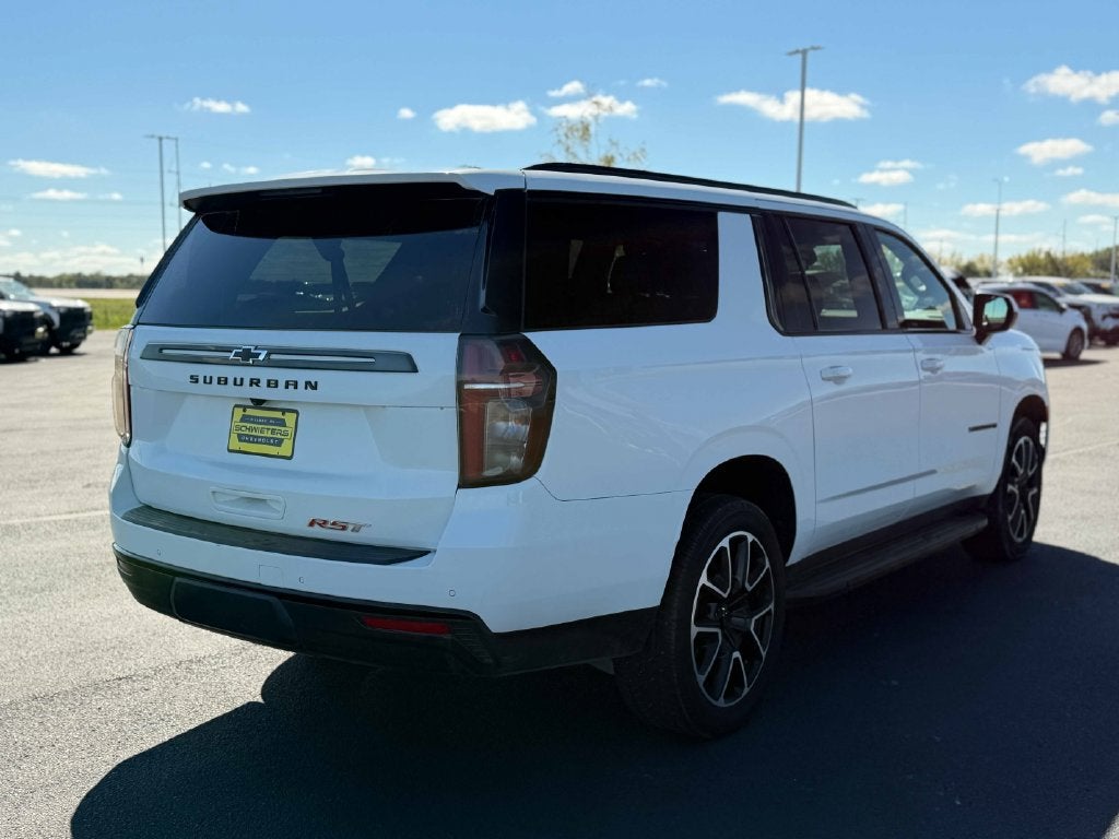 2023 Chevrolet Suburban RST