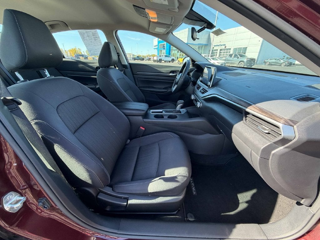 2025 Nissan Altima SV