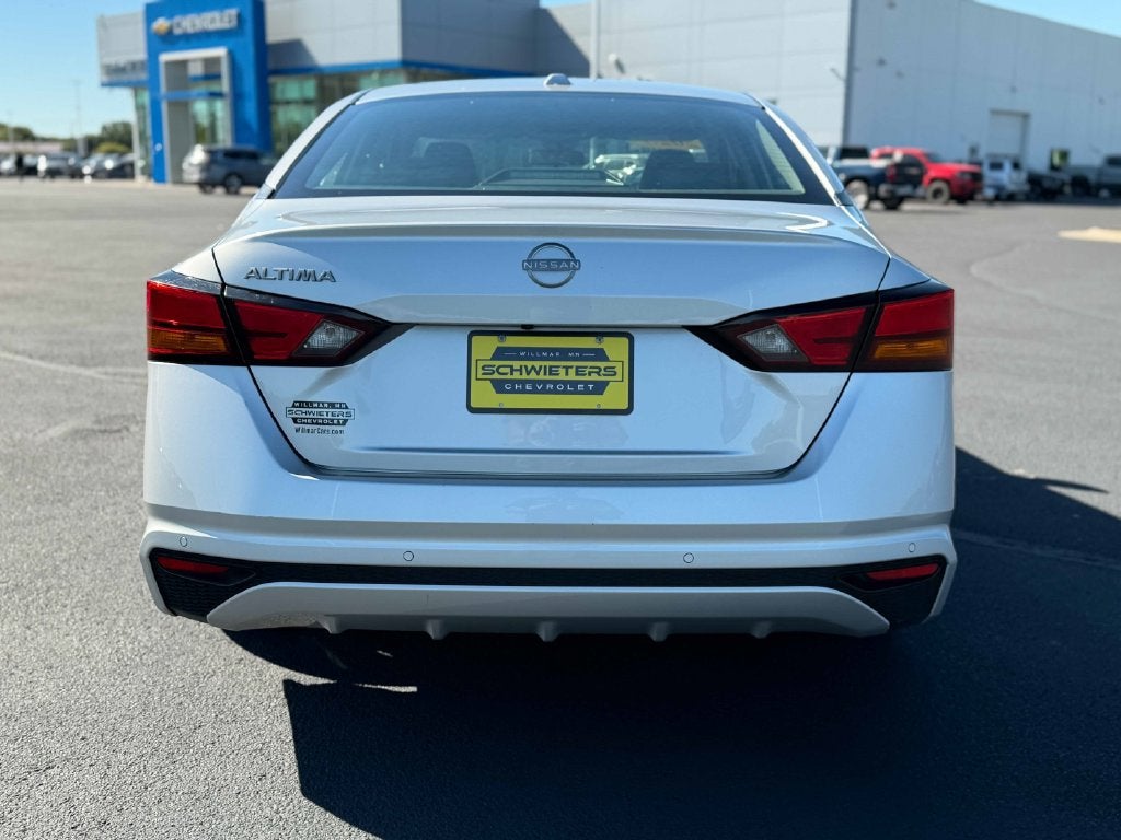 2025 Nissan Altima SV