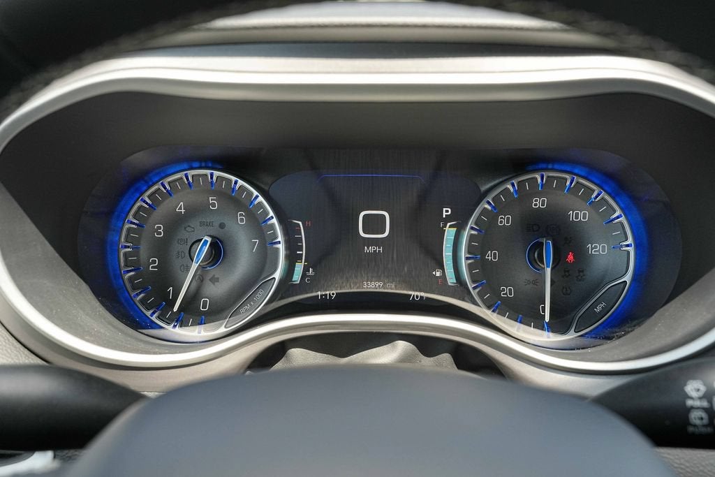 2025 Chrysler Pacifica Select