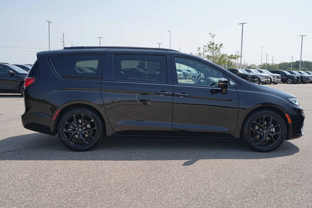 2025 Chrysler Pacifica Limited