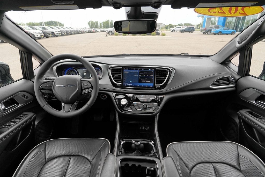 2025 Chrysler Pacifica Limited