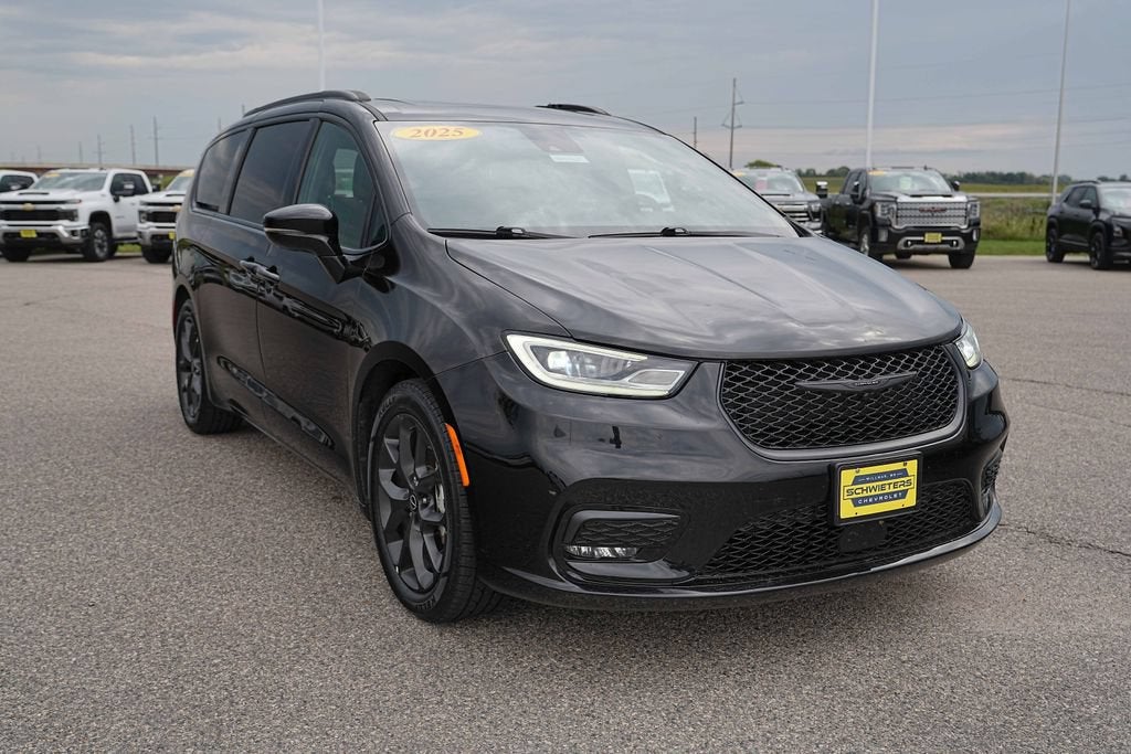 2025 Chrysler Pacifica Limited