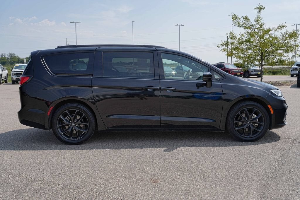 2025 Chrysler Pacifica Limited