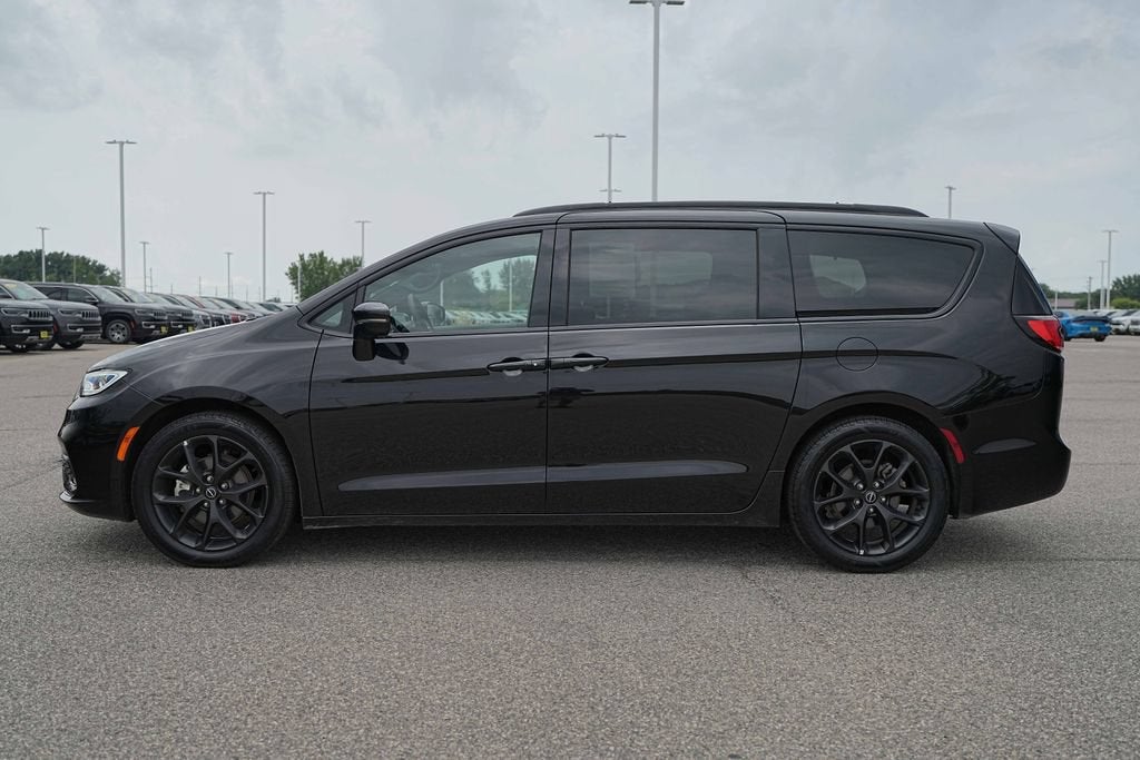 2025 Chrysler Pacifica Limited