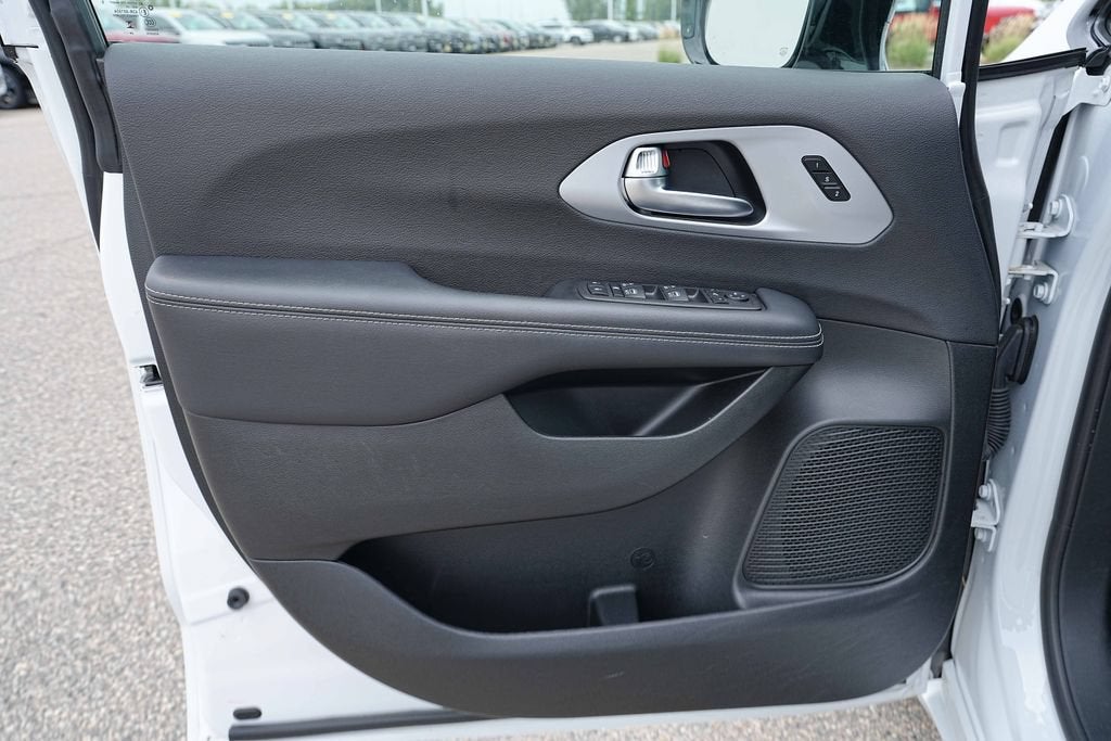 2025 Chrysler Pacifica Limited