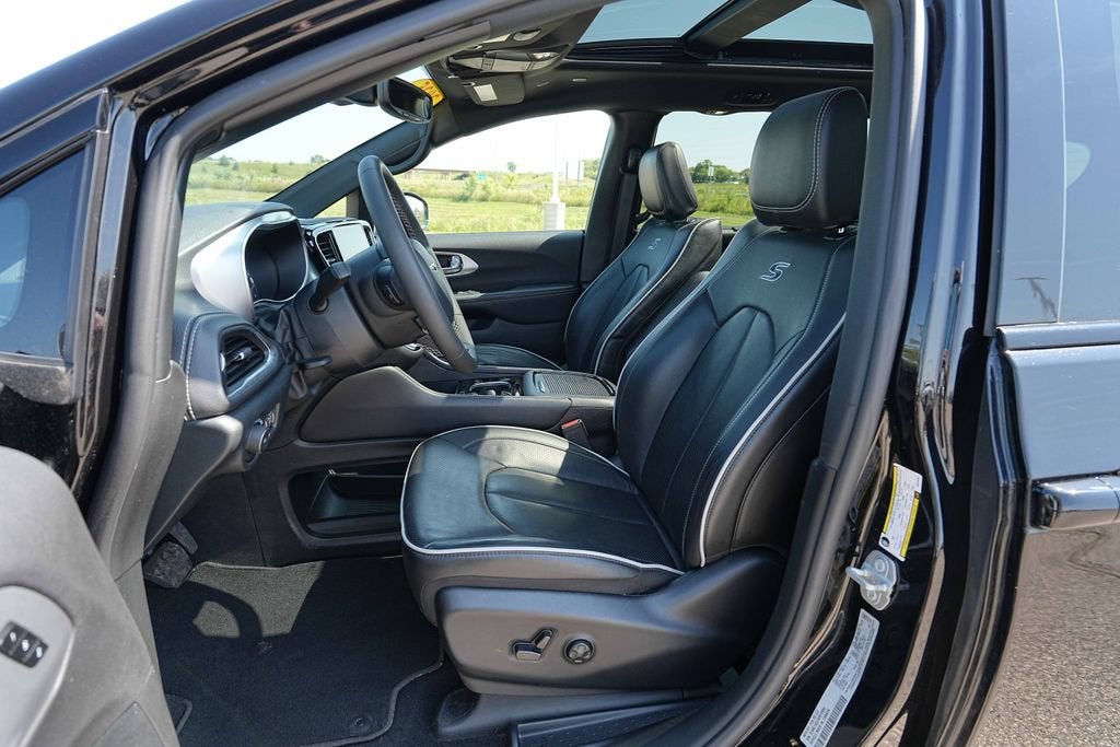 2025 Chrysler Pacifica Limited