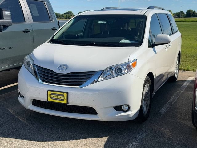 2016 Toyota Sienna XLE