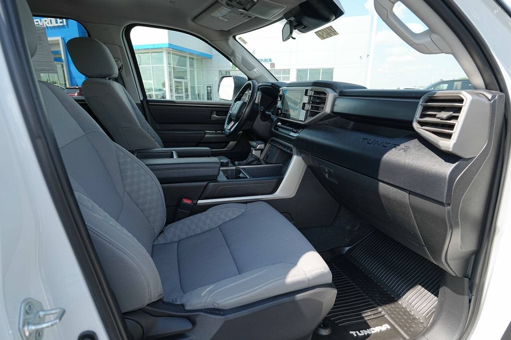 2022 Toyota Tundra 4WD SR5