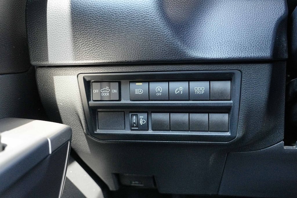 2022 Toyota Tundra 4WD SR5