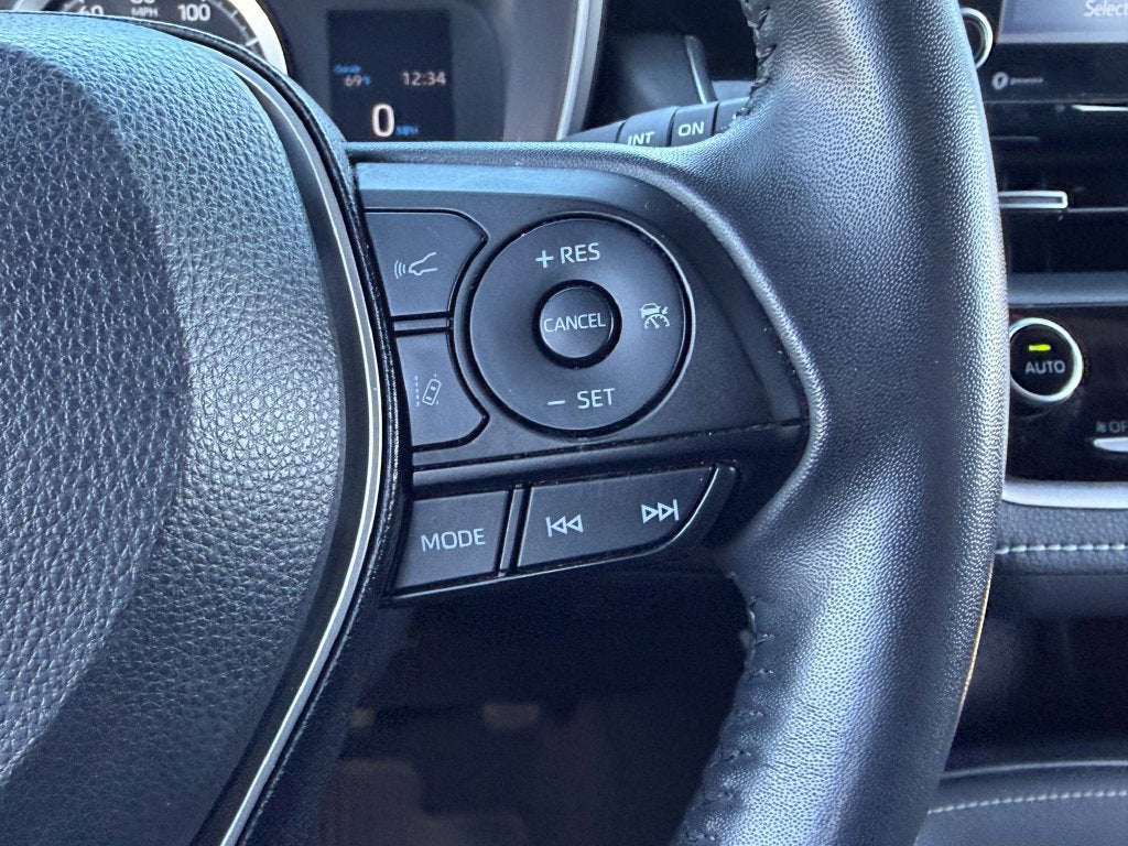 2022 Toyota Corolla Hatchback SE
