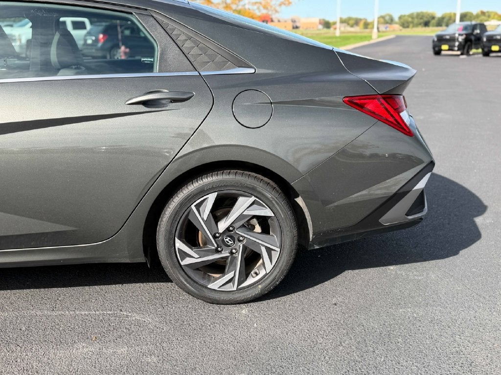 2024 Hyundai Elantra Limited