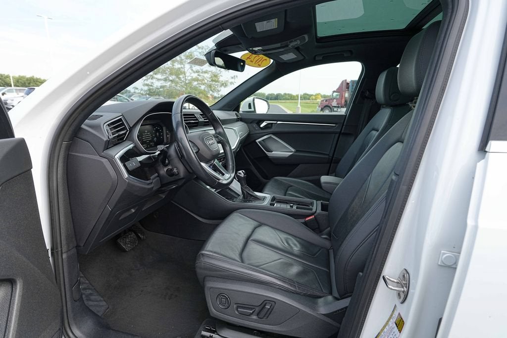 2024 Audi Q3 S line Premium