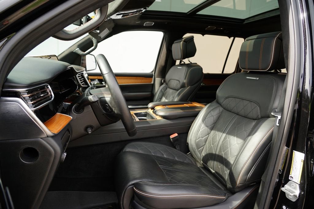 2022 Jeep Grand Wagoneer Series III