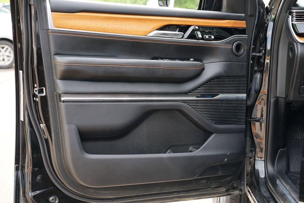 2022 Jeep Grand Wagoneer Series III