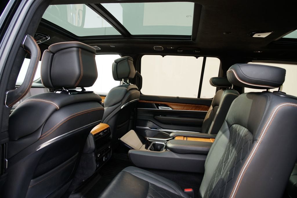 2022 Jeep Grand Wagoneer Series III