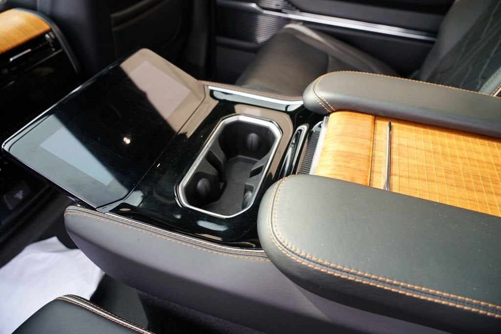 2022 Jeep Grand Wagoneer Series III