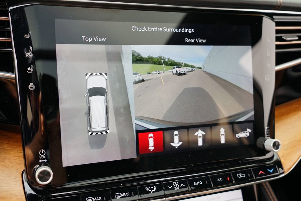 2022 Jeep Grand Wagoneer Series III