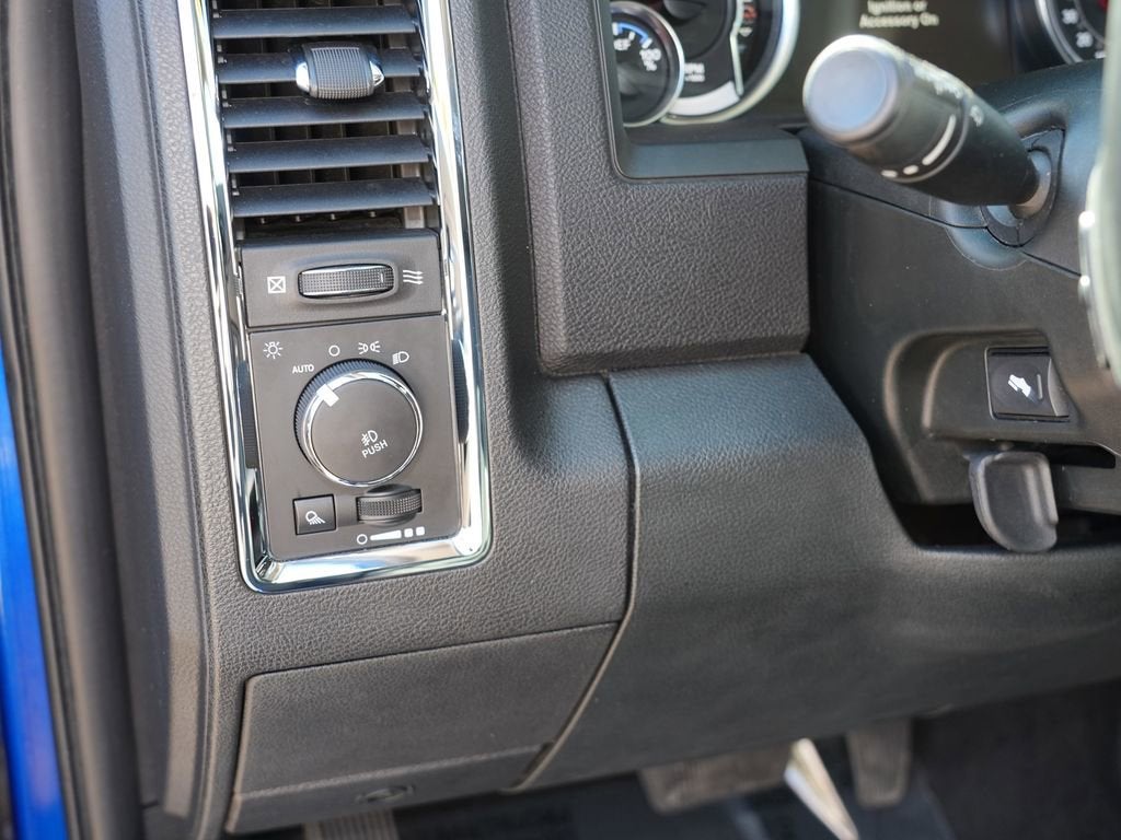 2018 RAM 1500 Laramie Crew Cab 4x4 6'4" Box
