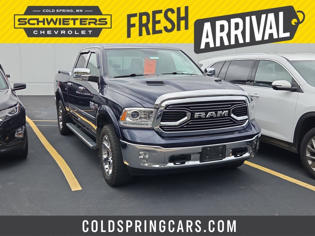2017 RAM 1500 Laramie Crew Cab 4x4 6'4" Box
