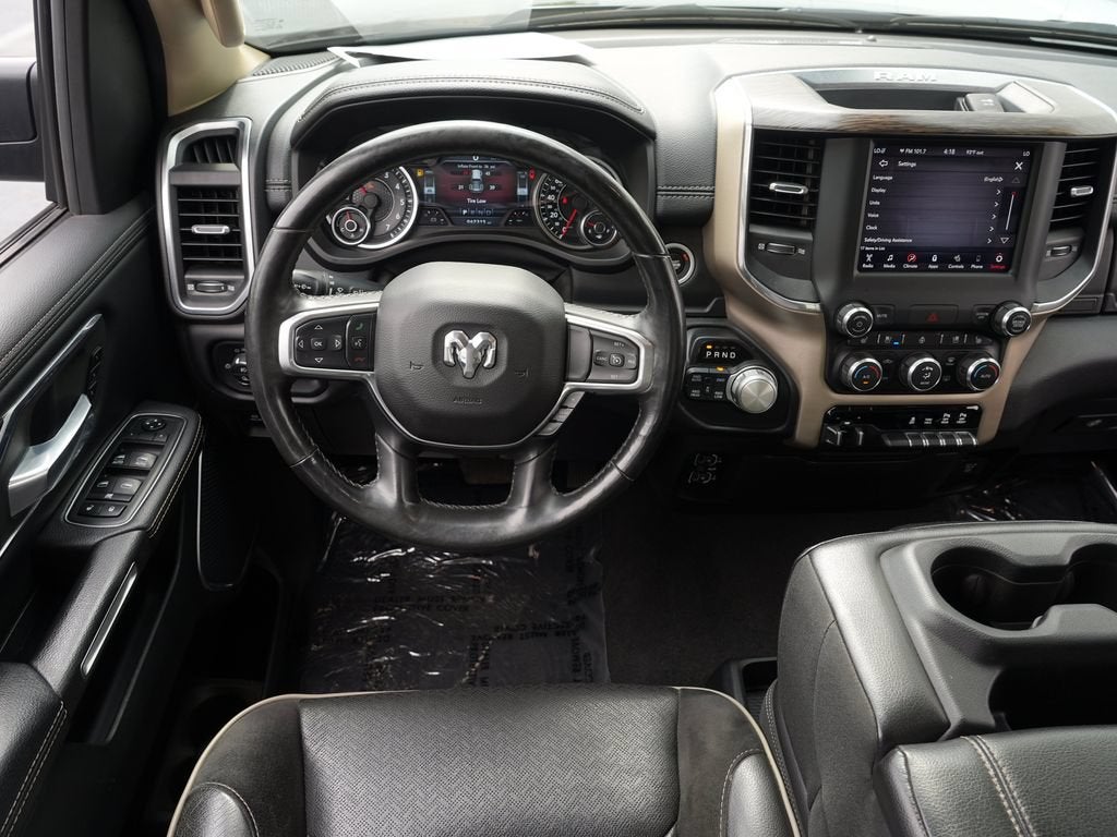 2019 RAM 1500 Laramie Crew Cab 4x4 5'7" Box