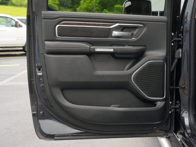 2019 RAM 1500 Laramie Crew Cab 4x4 5'7" Box