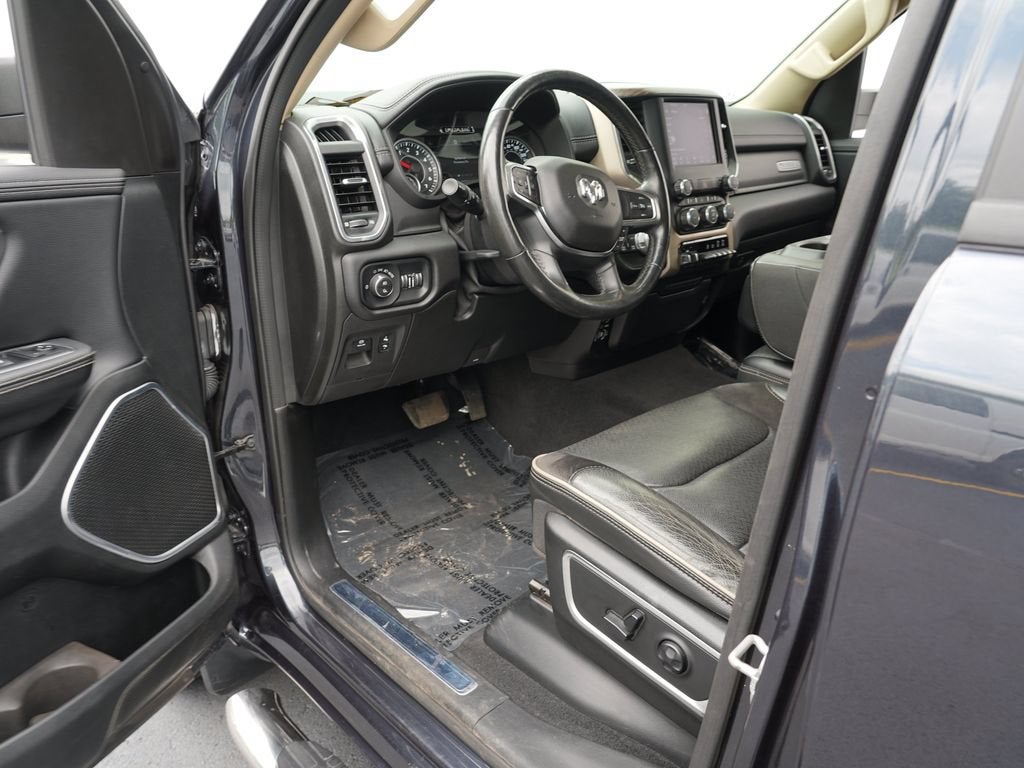 2019 RAM 1500 Laramie Crew Cab 4x4 5'7" Box