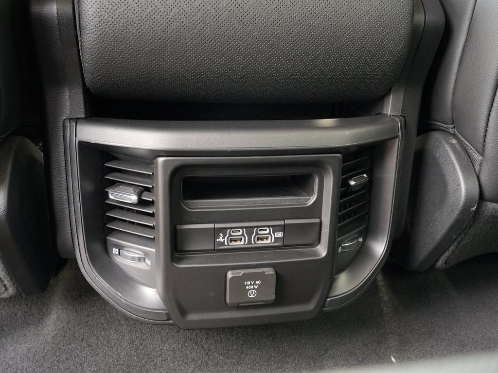2019 RAM 1500 Laramie Crew Cab 4x4 5'7" Box