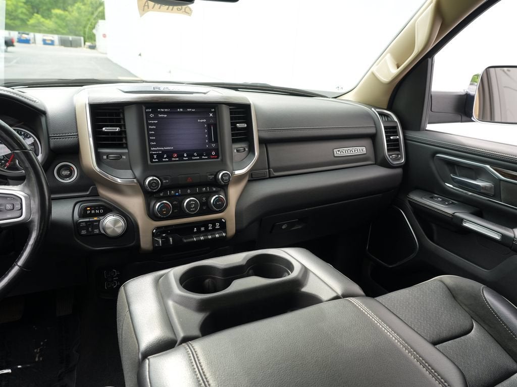 2019 RAM 1500 Laramie Crew Cab 4x4 5'7" Box