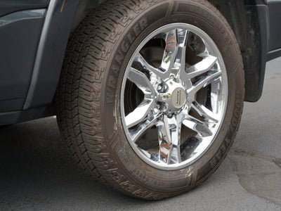 2019 RAM 1500 Laramie Crew Cab 4x4 5'7" Box