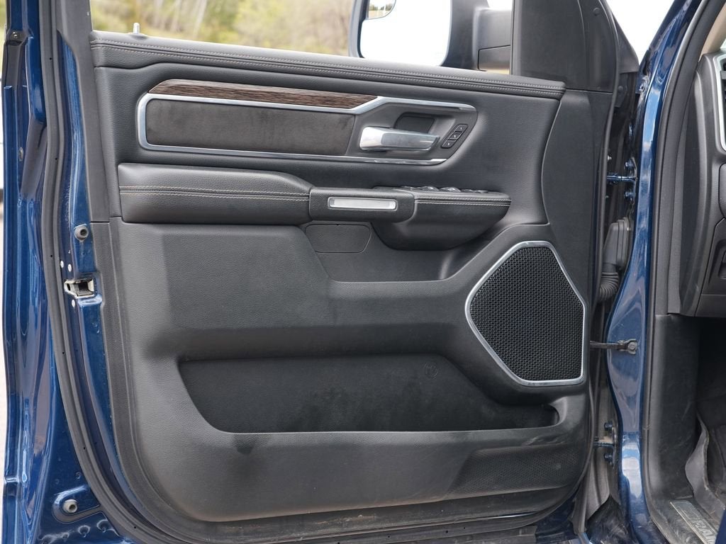 2020 RAM 1500 Laramie Crew Cab 4x4 6'4" Box