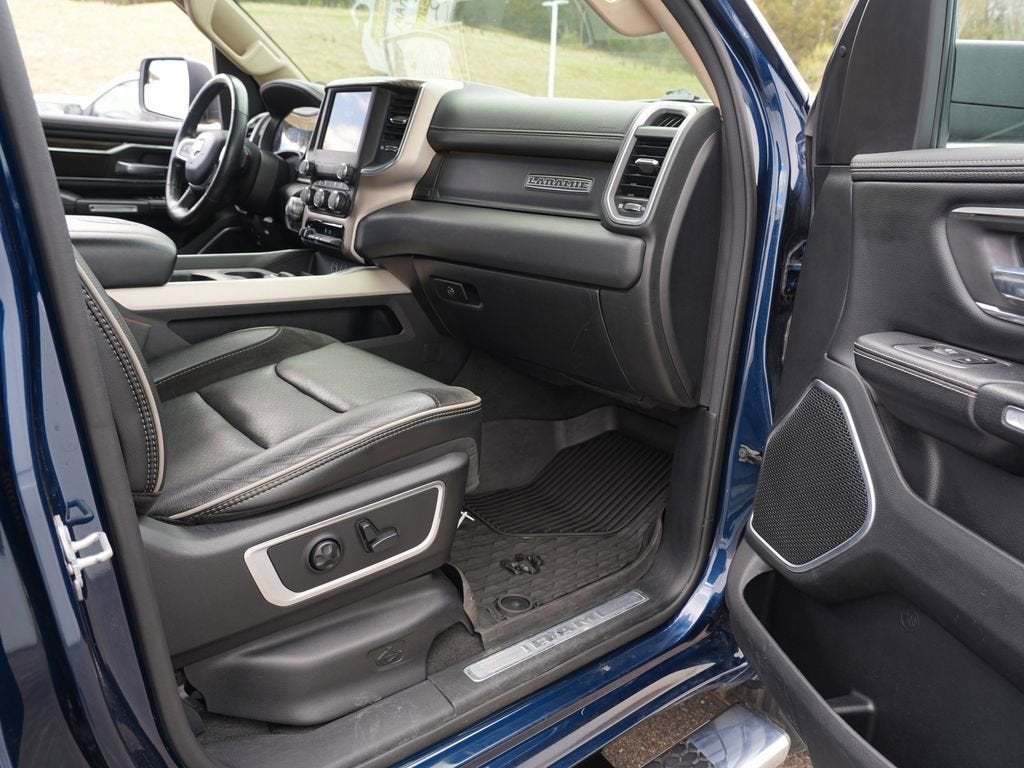 2020 RAM 1500 Laramie Crew Cab 4x4 6'4" Box