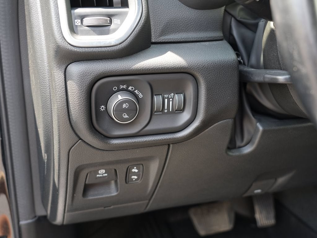 2023 RAM 1500 Laramie Crew Cab 4x4 6'4" Box