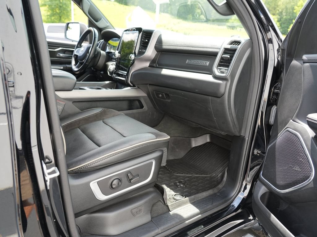 2023 RAM 1500 Laramie Crew Cab 4x4 6'4" Box