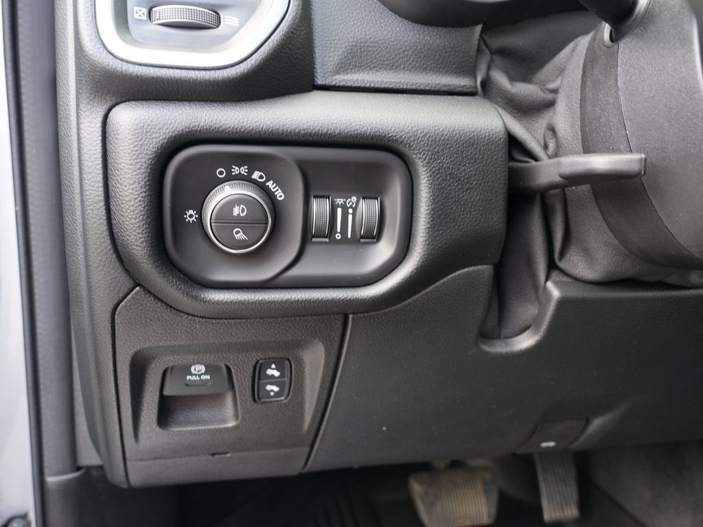 2022 RAM 1500 Laramie Crew Cab 4x4 6'4" Box