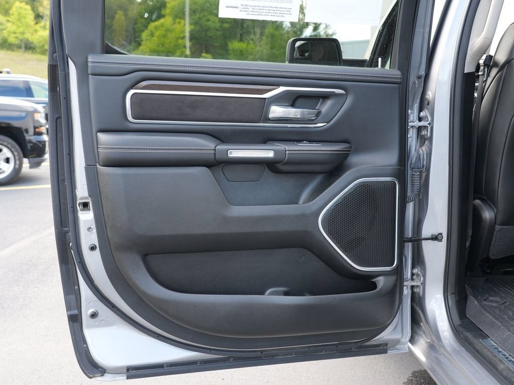 2022 RAM 1500 Laramie Crew Cab 4x4 6'4" Box