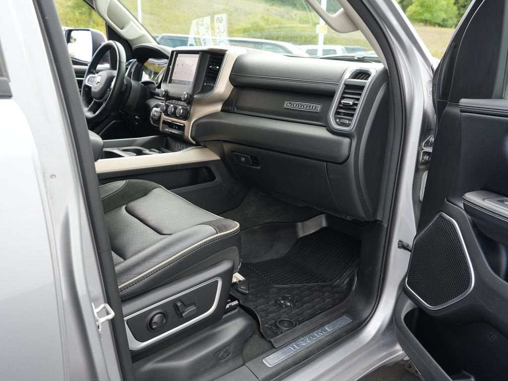 2022 RAM 1500 Laramie Crew Cab 4x4 6'4" Box