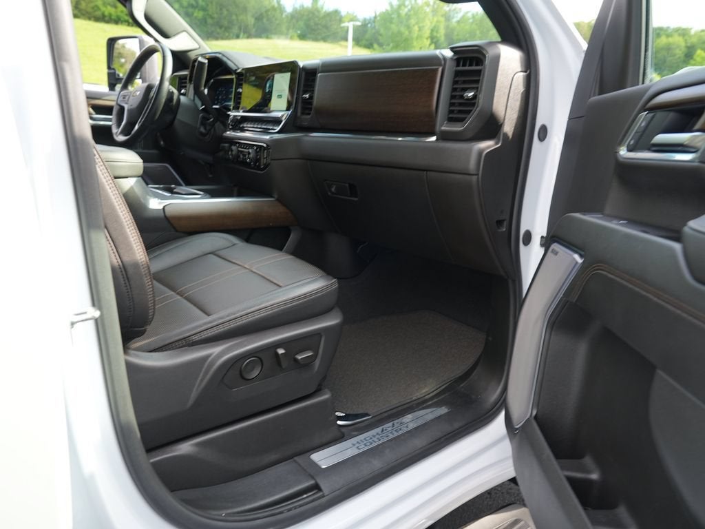 2025 Chevrolet Silverado 3500 HD High Country