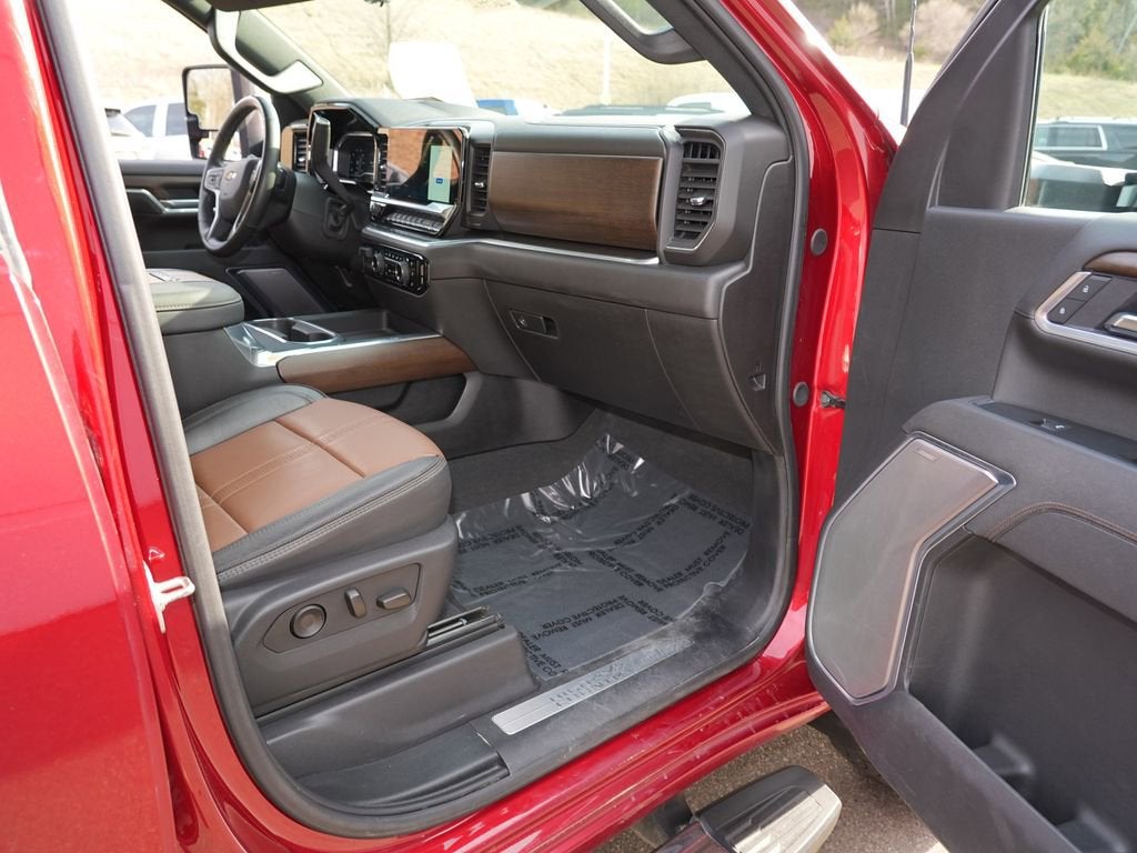 2025 Chevrolet Silverado 3500 HD High Country