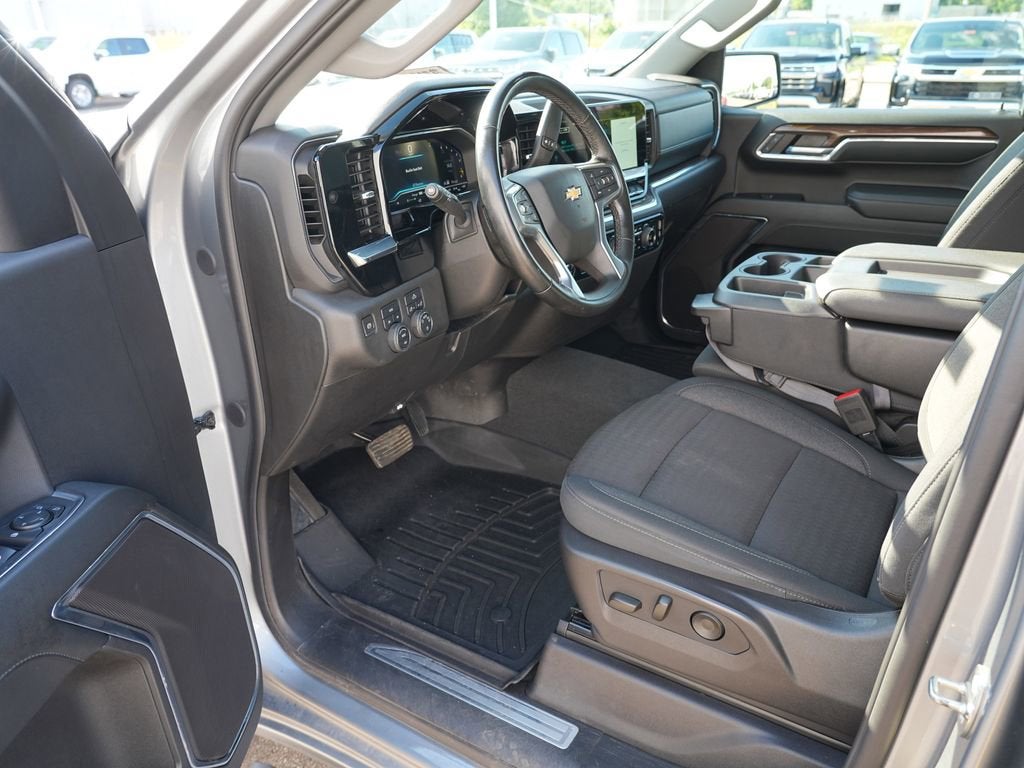 2024 Chevrolet Silverado 1500 LT