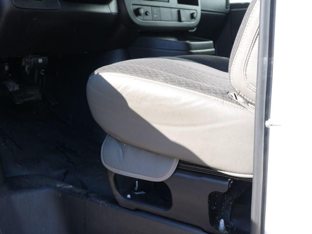 2024 Chevrolet Express Cargo 2500 WT