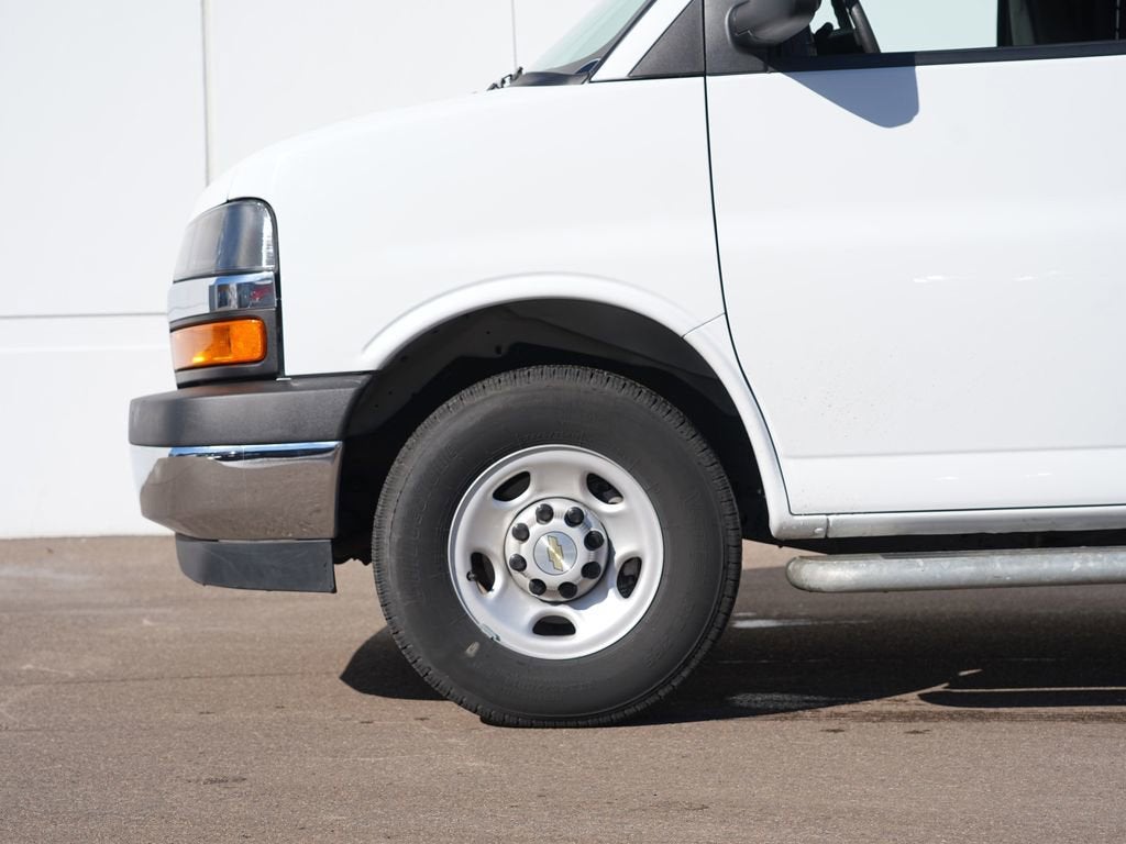 2024 Chevrolet Express Cargo 2500 WT