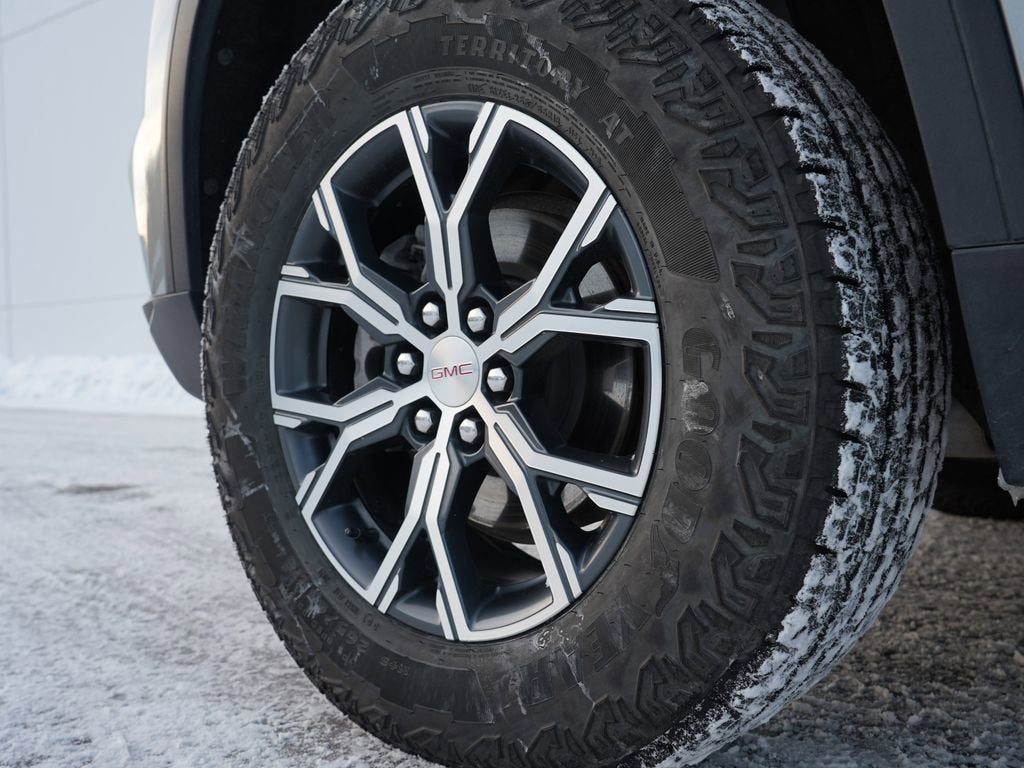2024 GMC Acadia AT4